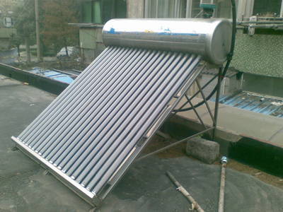 滴血轉(zhuǎn)讓二手太陽(yáng)能熱水器，跳蚤市場(chǎng)尋新主